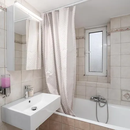 The 764 - Town Center *