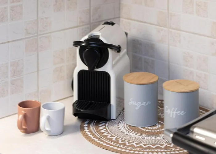 The 764 - Town Center Апартаменты Калаврита